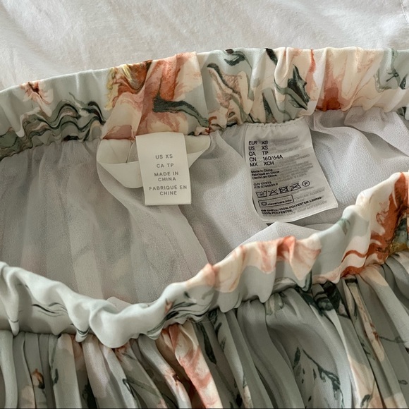 Floral Pleated Skirt - Picture 6 of 6